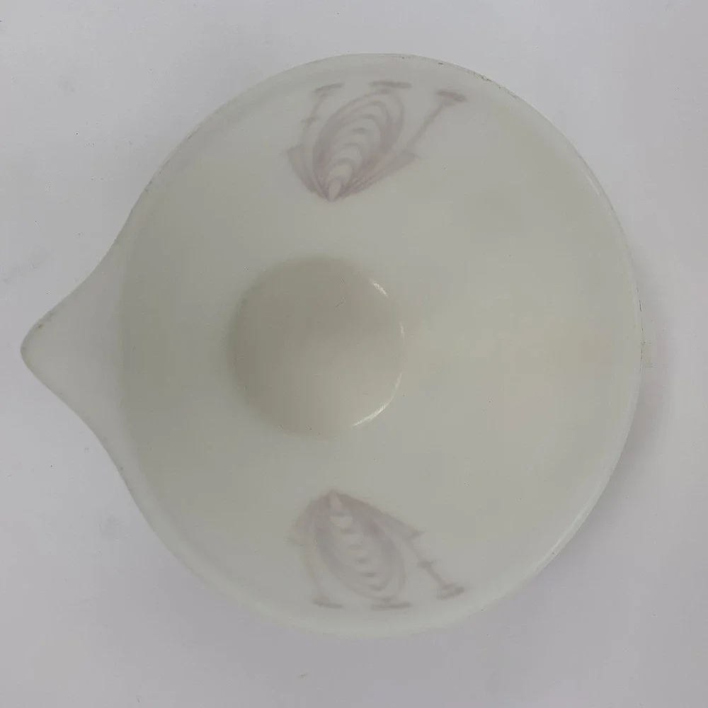 Vintage Tupperware Mix N Stor 8 Cup 2 Quart Measuring Cup Red Lettering Pouring